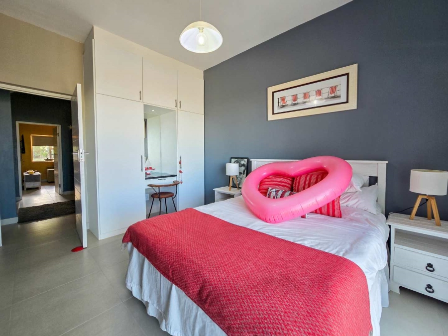 6 Bedroom Property for Sale in Stilbaai Oos Western Cape